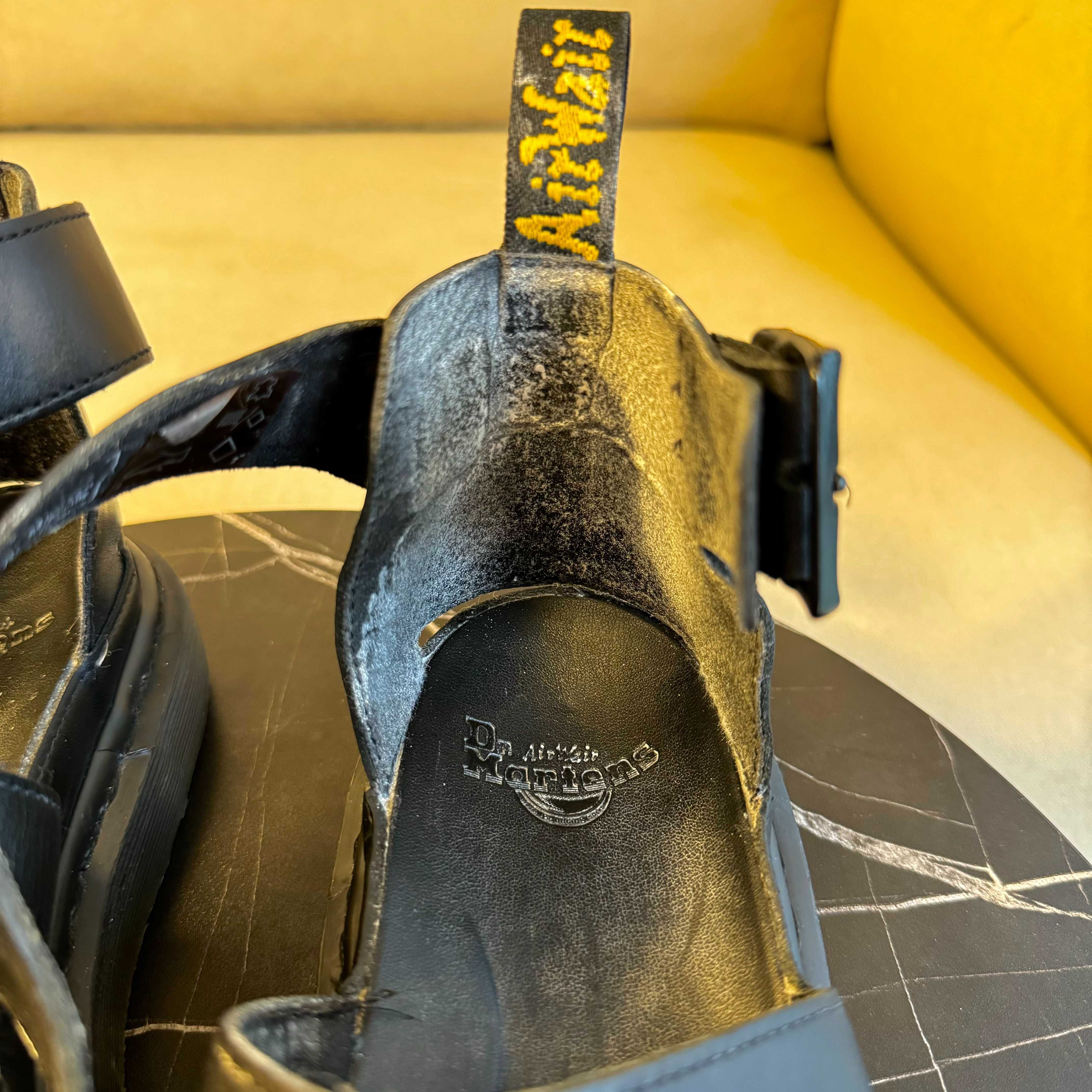 DR. MARTENS Black Clarissa II Sandały damskie [39]