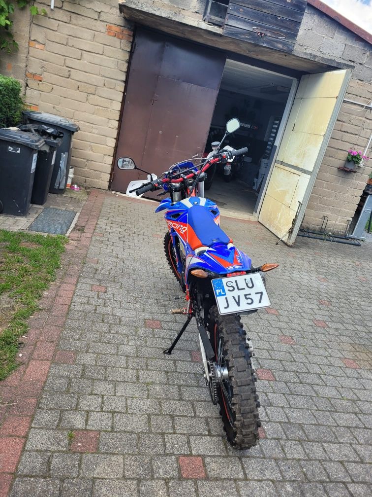 Motocykl BETA 125 RR