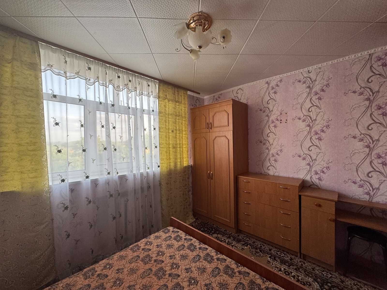 Продається двокімнатна квартира в Тиврові