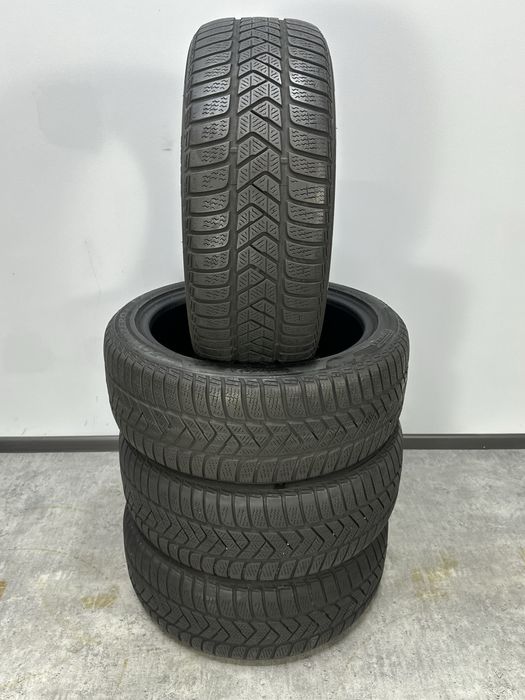Зимові шини Pirelli Sottozero3 225/45 R18 95H