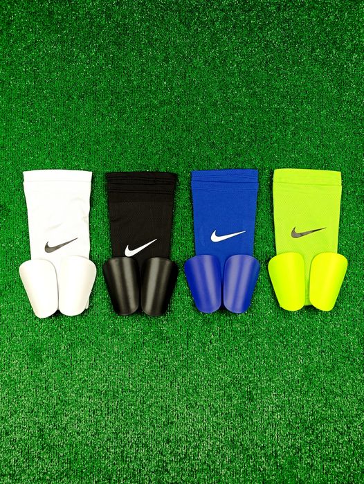 Футбольной набір (тримачі + щитки)
