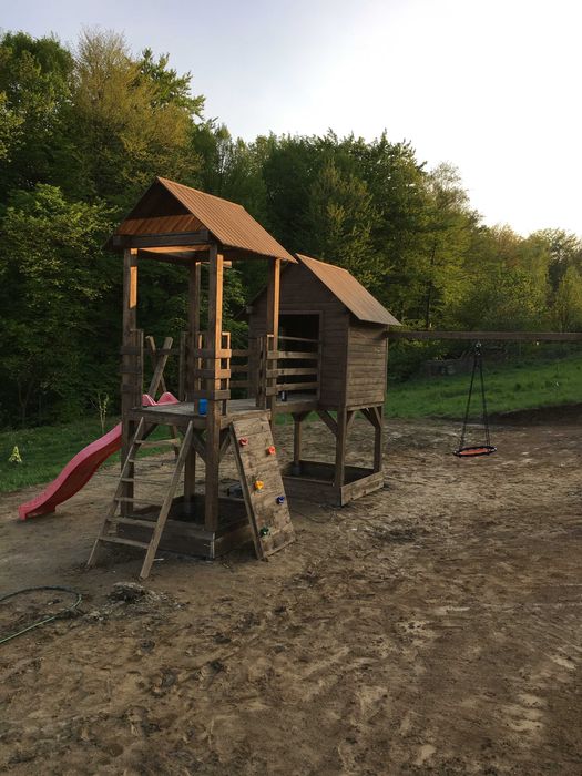 Place zabaw i huśtawki z drewna – na zamówienie!