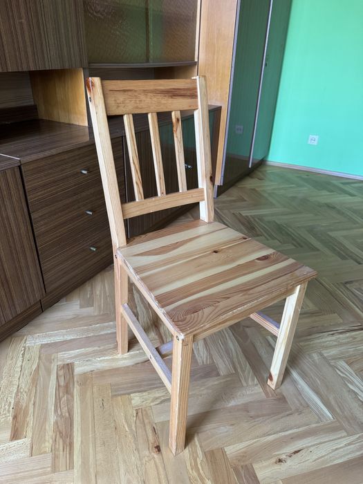 Dwa krzesła drewniane jysk