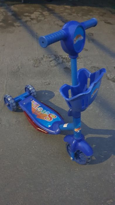 Trotineta criança com música