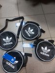 Adidas Класична кругла сумка Adicolor IT7592 ЧОРНА