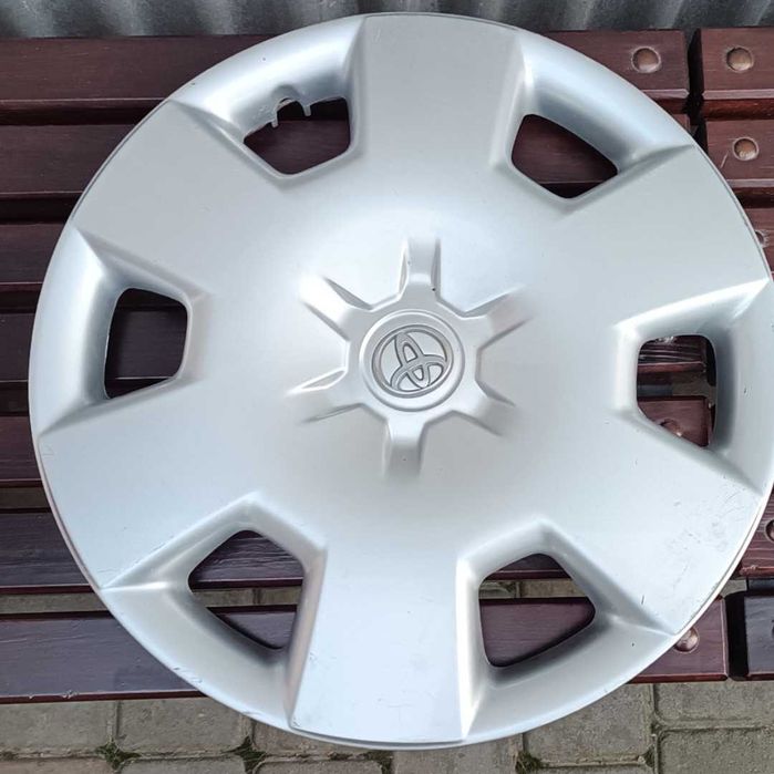 Колпак Тоёта Королла 2005 г.