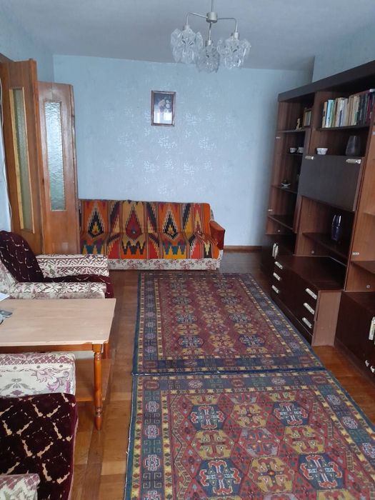 Сдам в аренду 3 комнатную квартиру район Гвардейская ( квітки Цісик )