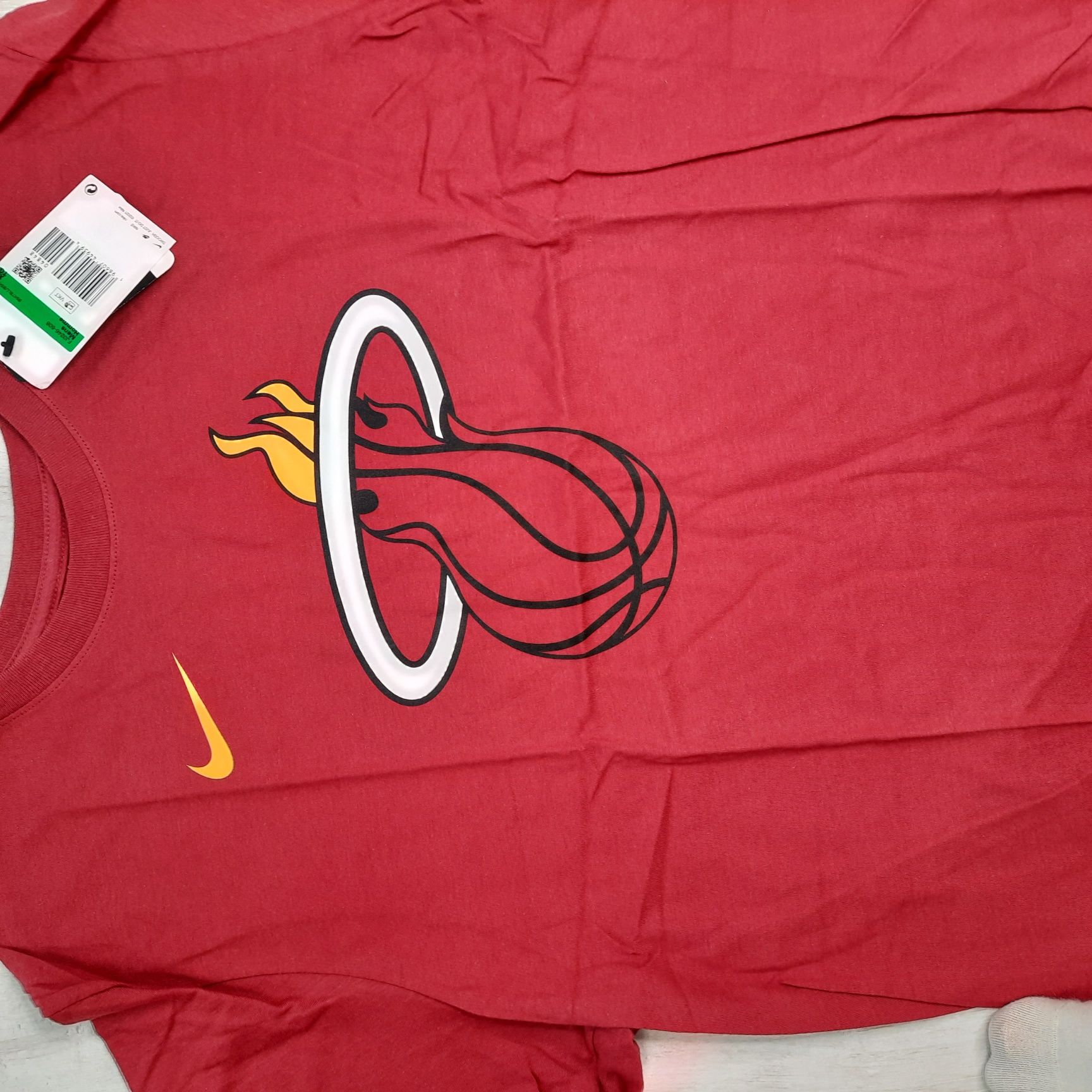 Оригінальна чоловіча футболка NIKE T-SHIRT NBA MIAMI HEAT ESSENTIAL RE