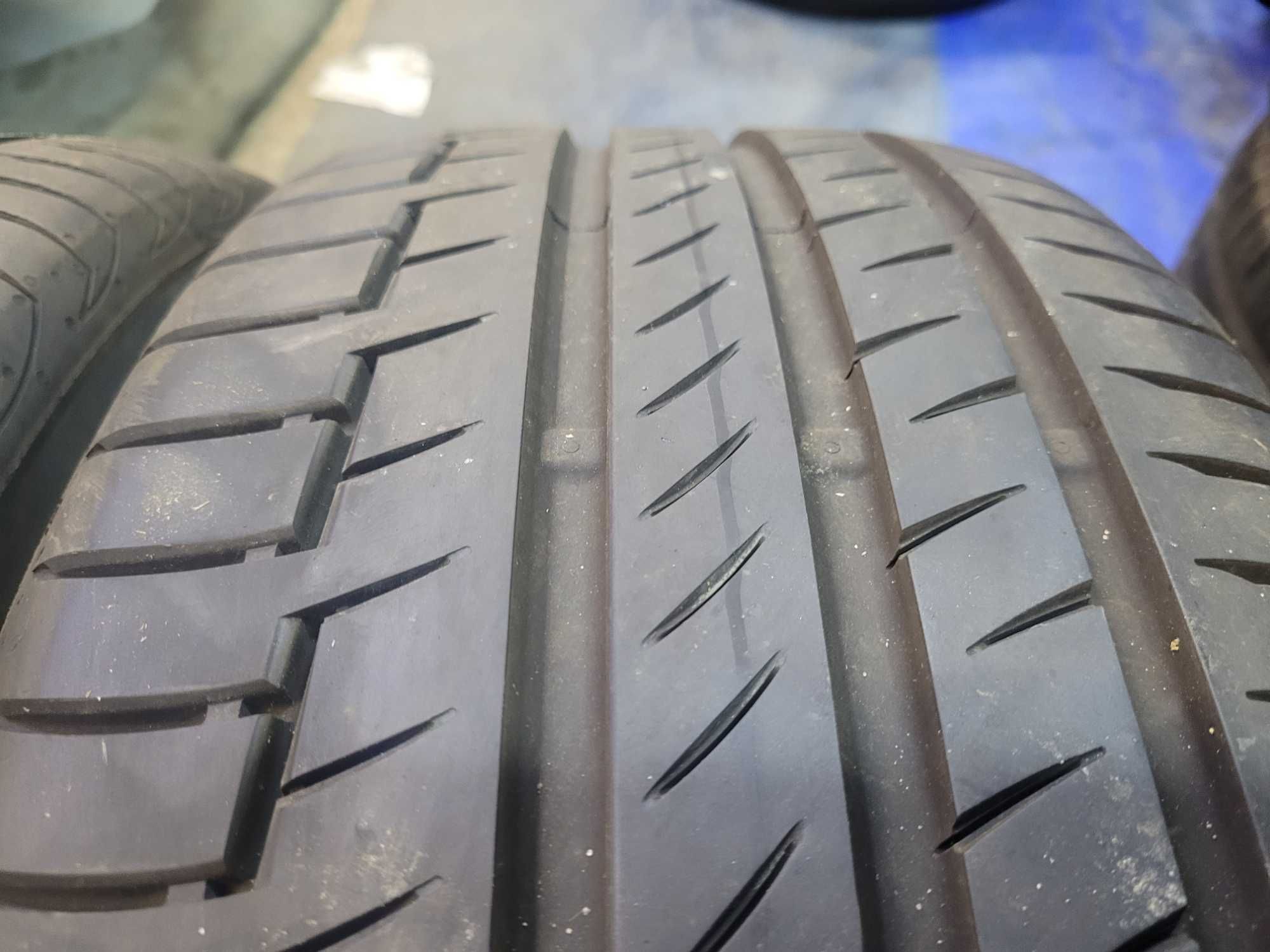 235/50 R 19  Continental    Lato /Komplet