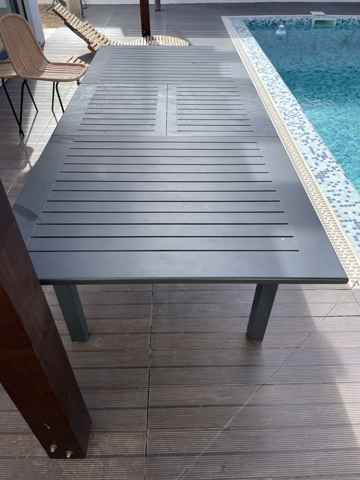 Mesa de exterior em aluminio