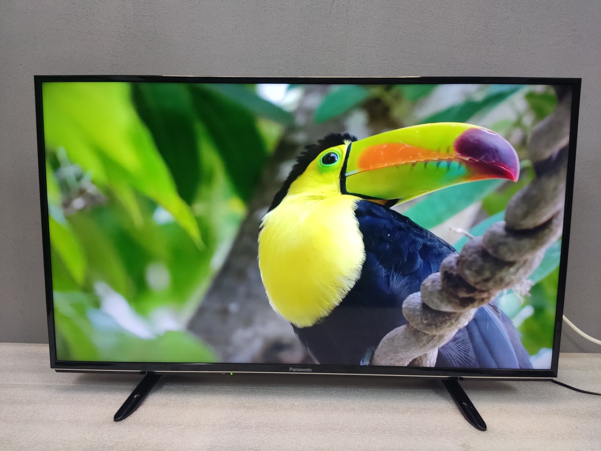 PANASONIC TX-40ESW504 Full HD 400 Гц Smart TV Wi-Fi T2/S2 тюнер !!!