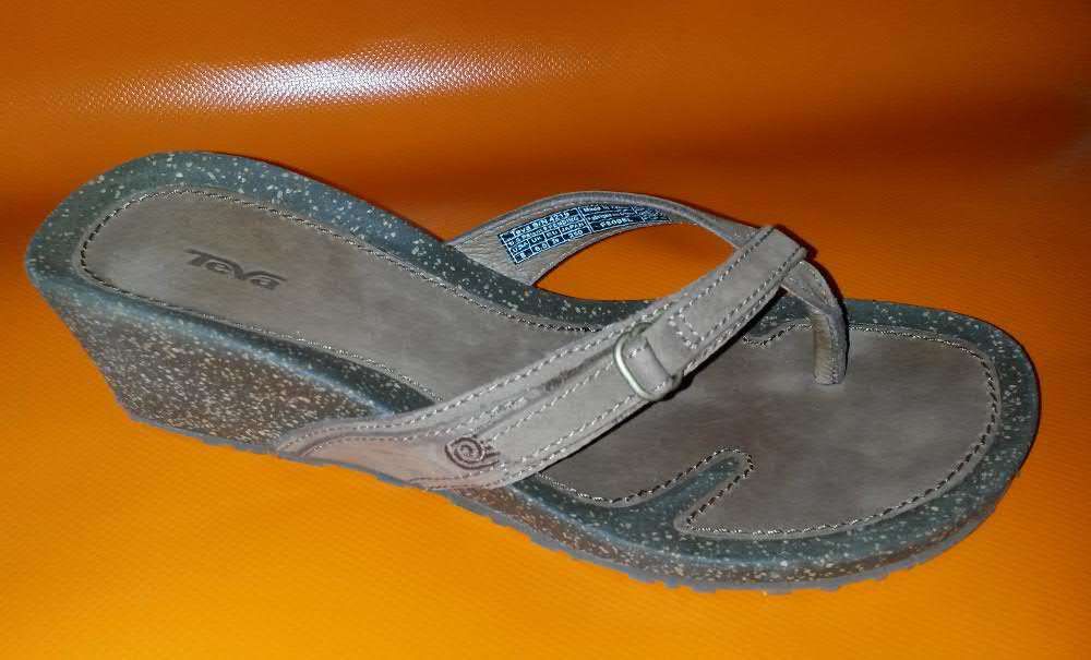 ПРОДАМ Teva Women's Ventura Thong Wedge Leather Flip Flop(Cocoa) US8