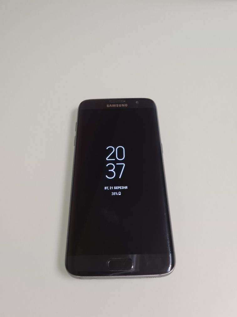 Телефон Samsung Galaxy S7 edge