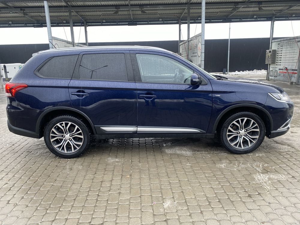 Продам Mitsubishi Outlander 3.0