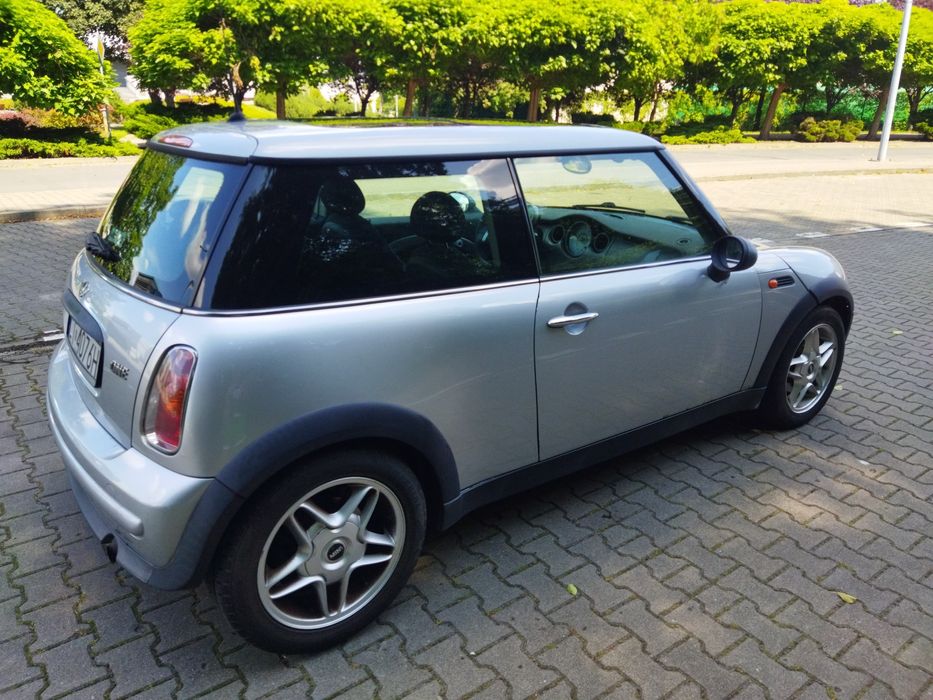 Cooper Mini One 1.6 benzyna rok 2002