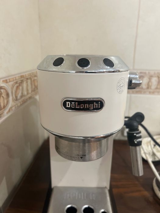 Máquina de café DeLonghi Dedica Style Branca