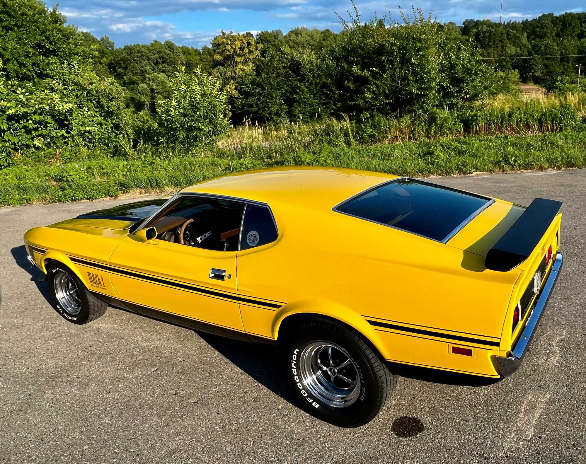 1972  Ford Mustang Fastback V8 Mach1  Manual!