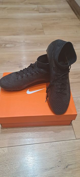 Sprzesam buty piłkarskie Nike ZM SUPERFLY 10 ELITE AG-PRO roz. 38,5