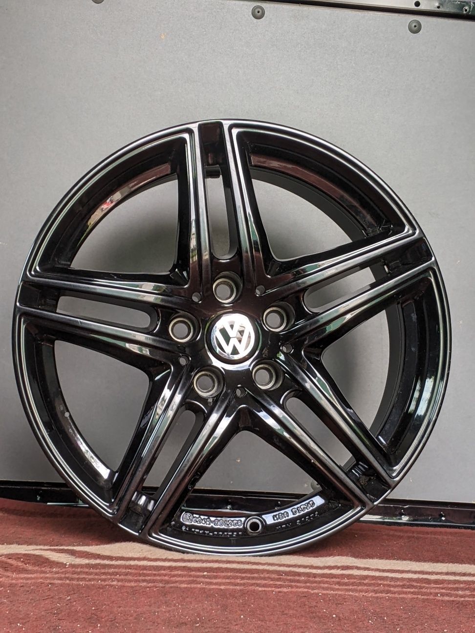 Чорні диски R17 Audi VW Volkswagen Golf 7 Passat B8 Alltrack Tiguan