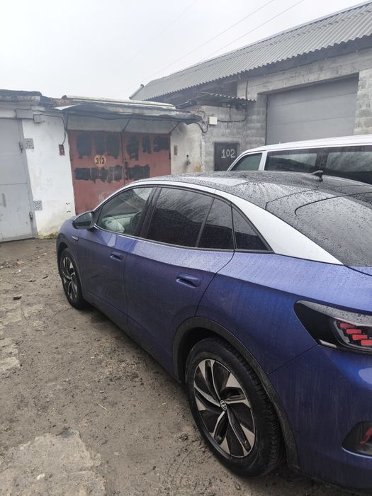Aвтомобіль Wolwagen ID5 PRO