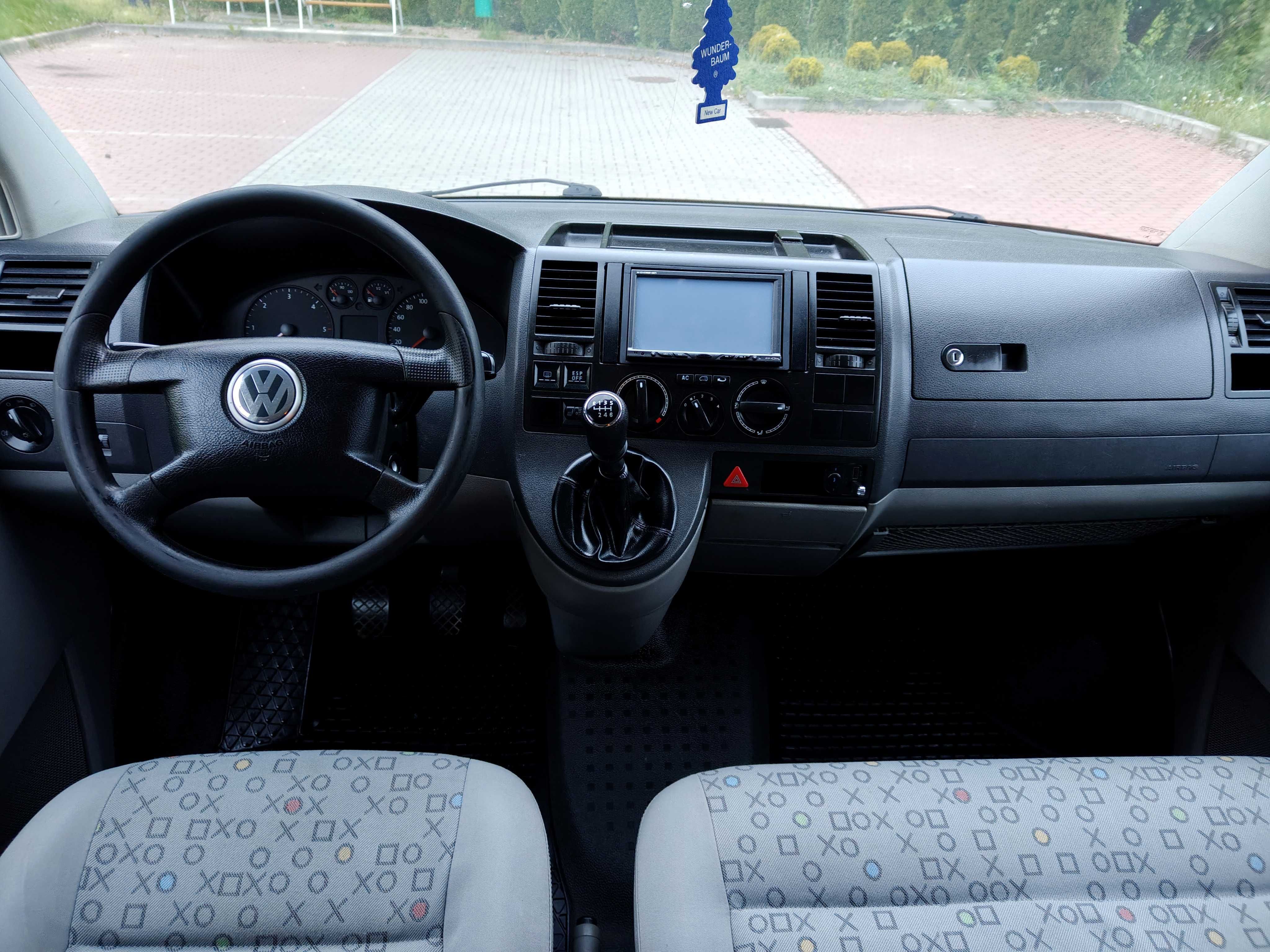 Sprzedam VW Transporter T5 2.5 TDI CARAVELLE "SHUTTLE" 2007r,9-osobowy