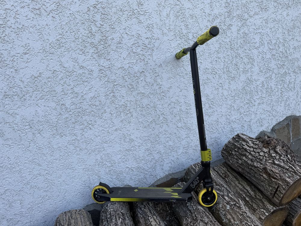 Трюковий самокат Globber Stunt GS 540 – майже новий