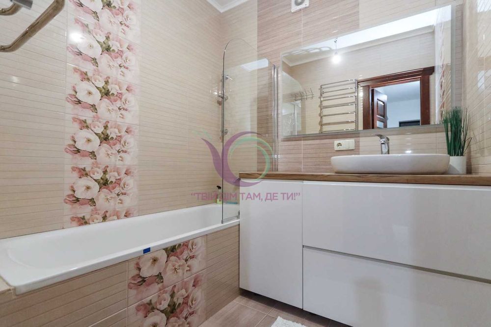 2-к. квартира з і/о, ремонтом та меблями за вул. Миколайчука