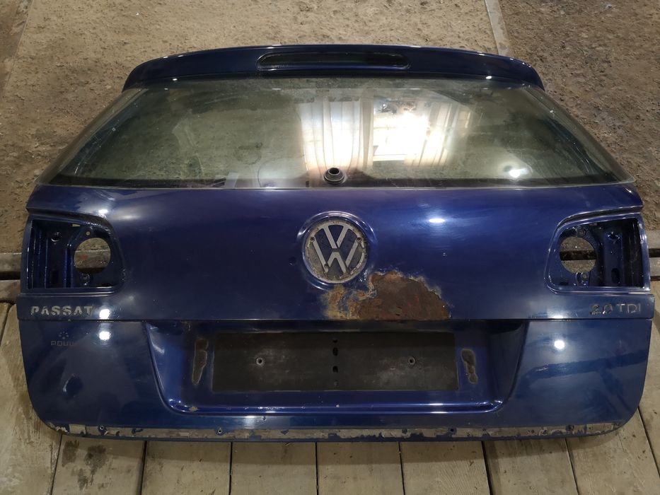 Продам кришку ляду багажника Пасат Б6