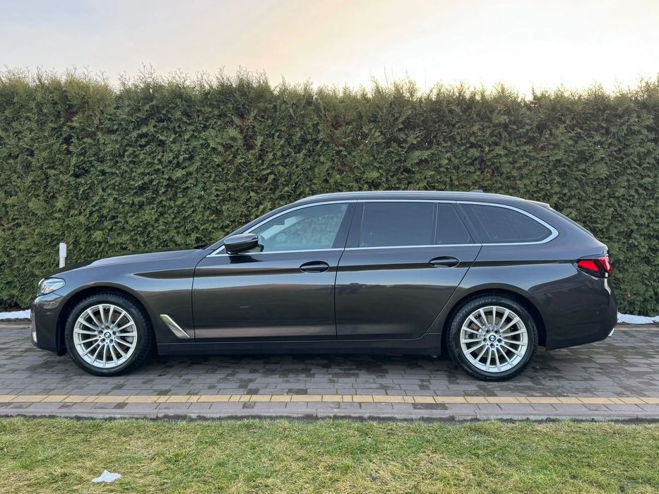 BMW Seria 5 BMW 520d xDrive Touring Luxury Line FV23%
