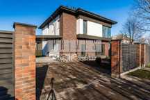 Продажа дома  205 м2 с частичным ремонтом Ходосовка, 9 соток, ТОРГ
