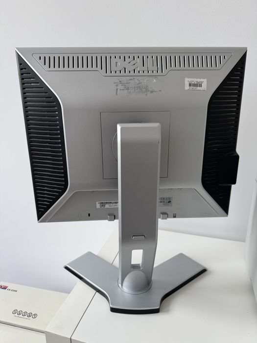 Monitor dell regulacja wysokosści