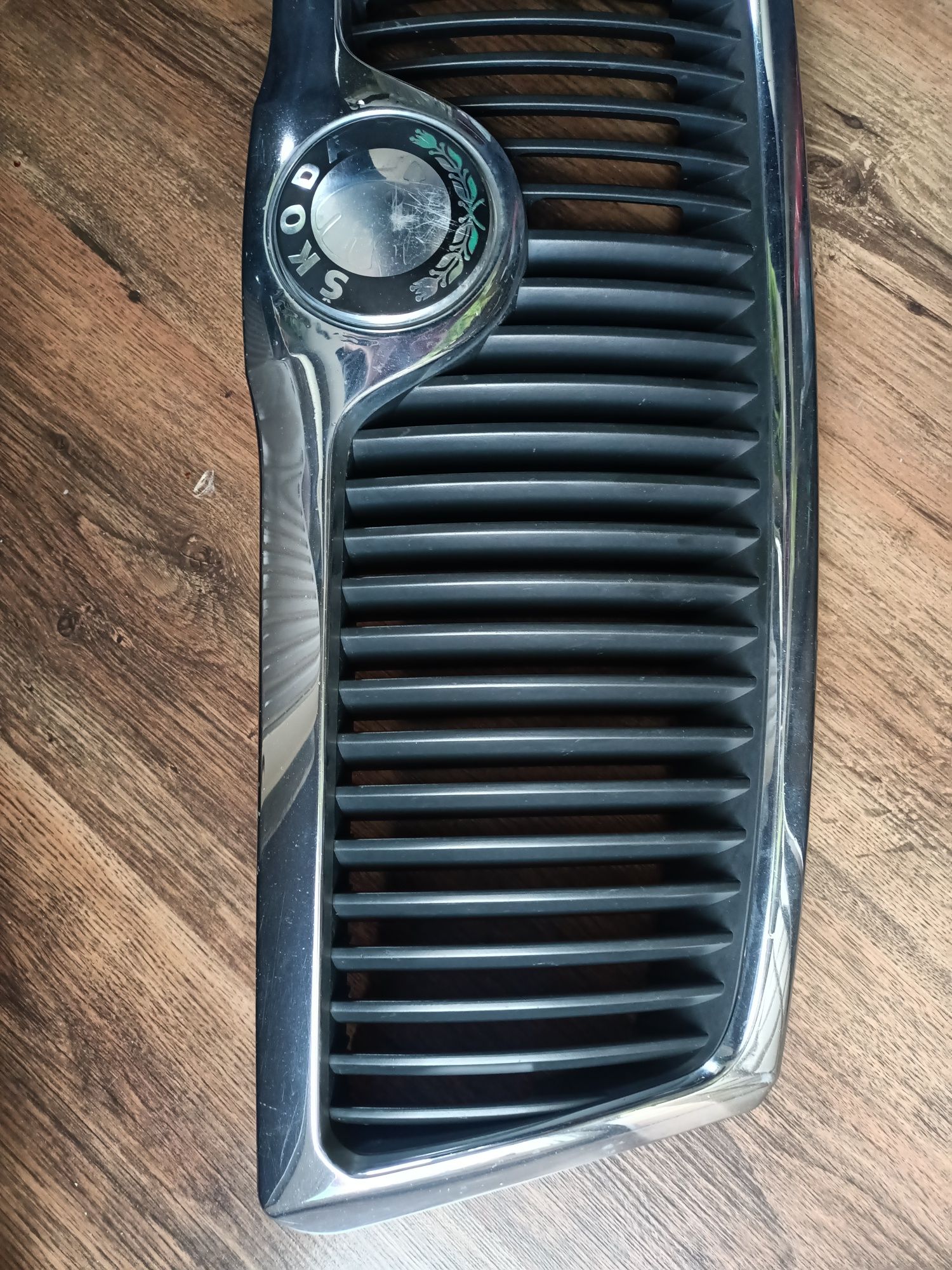 Grill atrapa skoda octavia 2