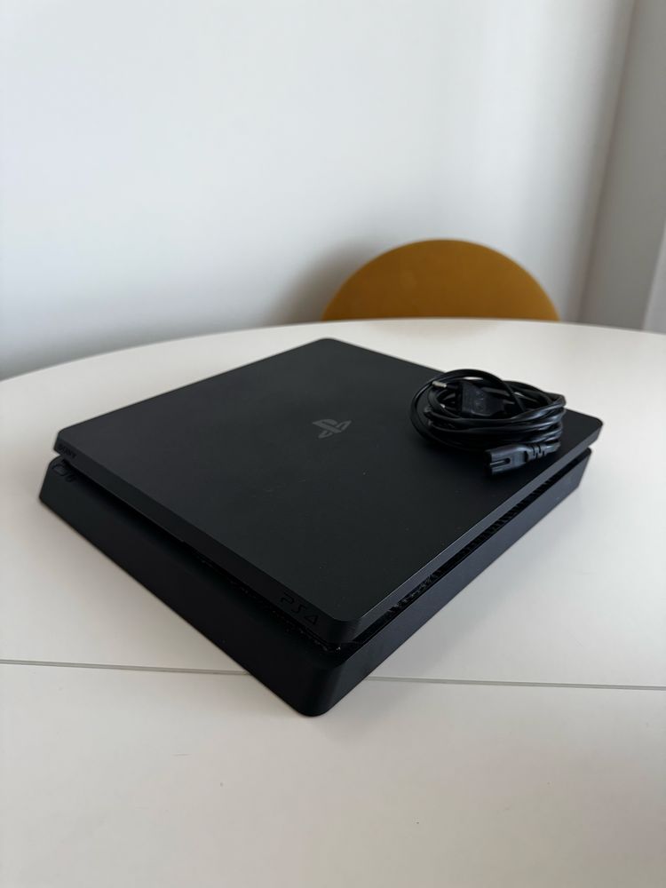 PS4 Slim 1Tb.