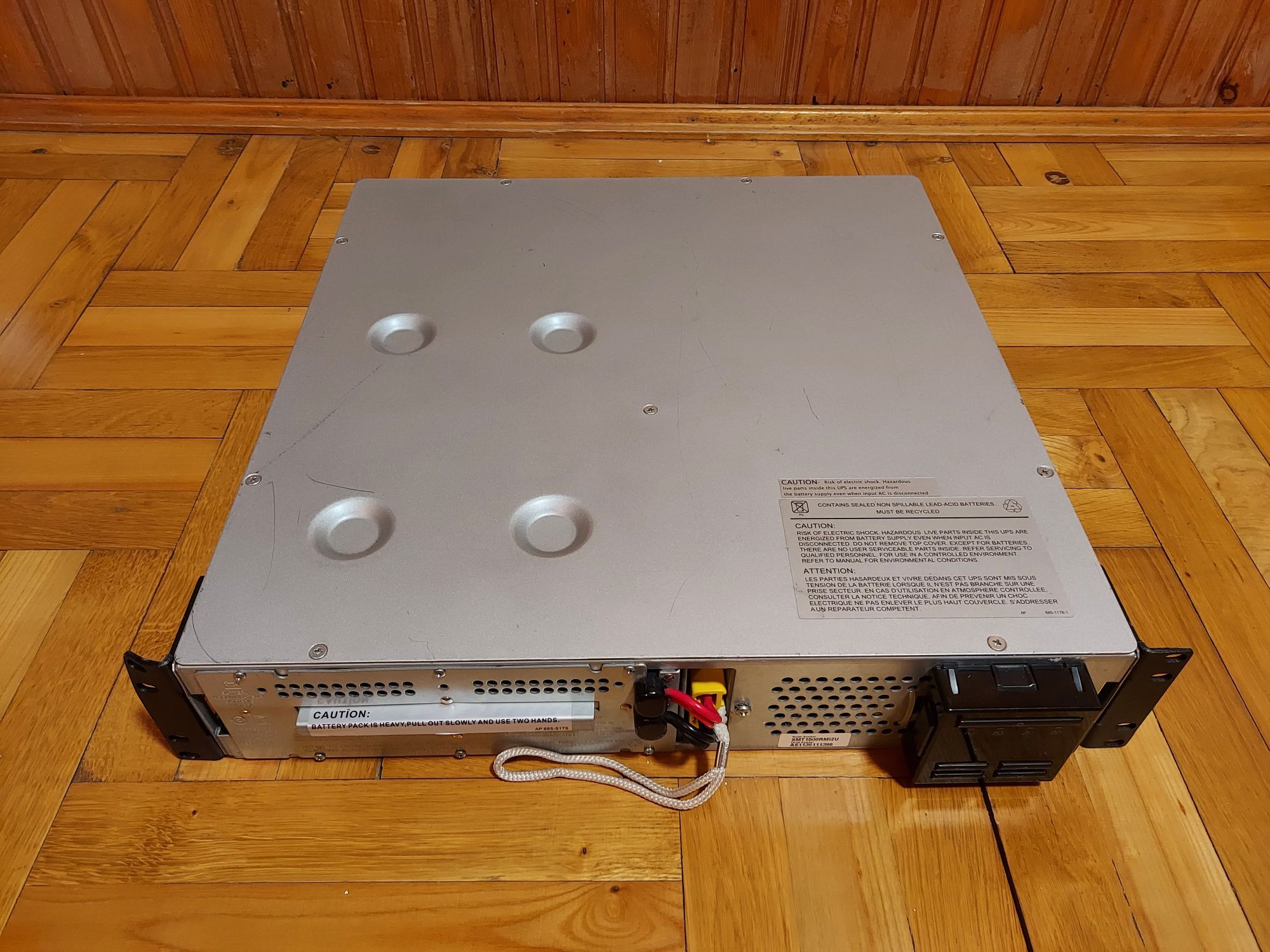 Zasilacz UPS - APC SMT1500RMI2U - uszkodzony