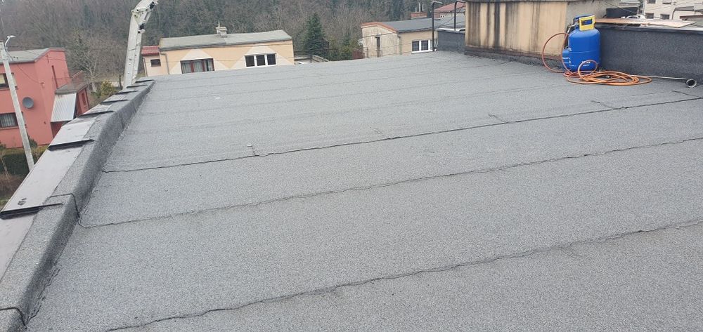 Dekarstwo-Blacharstwo.Montaż wszelkiego rodzaju pokryć, mycie dachów i