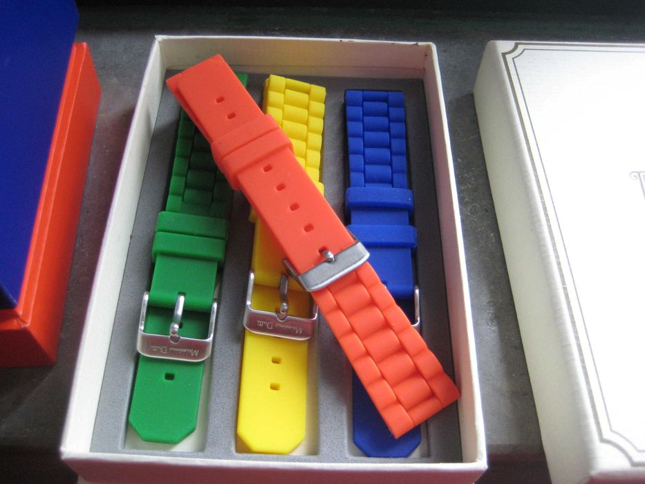 Relógio Máximo Dutti c/5braceletes n/embalagem(NOVO)