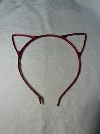 czerwona opaska z uszami kota kot