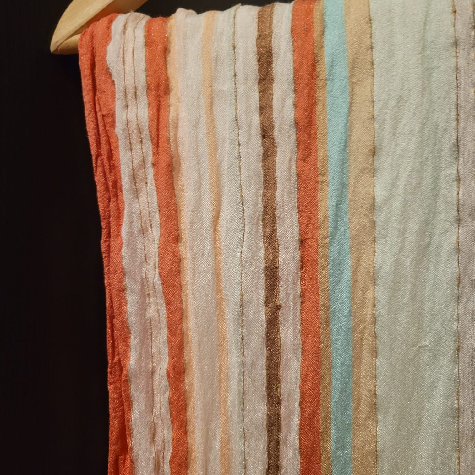 Cienki w wielokolorowe paski szal 170x45cm
