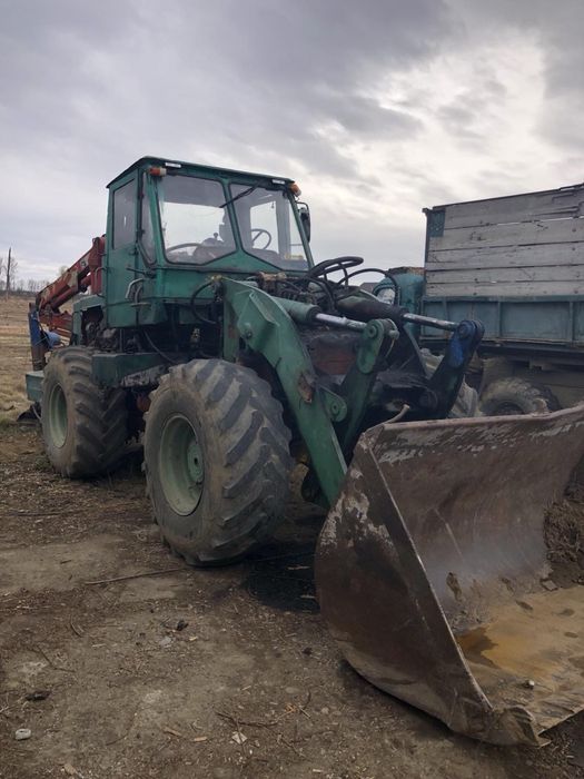 Фронтальний погрузчик Т156