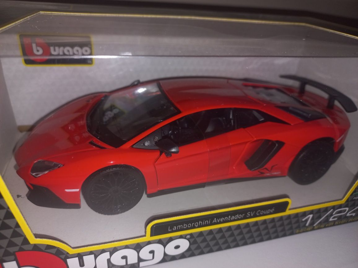 Bburago Lamborghini Aventador SV Coupe,skala 1:24