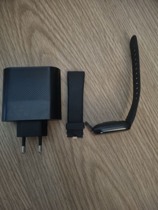 Zegarek usb oraz ładowarka z wieloma portami usb 65w