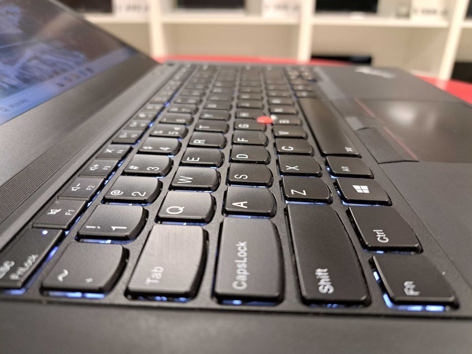 14" Laptop Lenovo ThinkPad T14 Ryzen 5 Pro 16GB /256SSD FHD Win11 HDMI