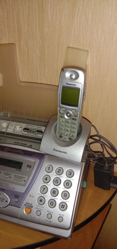 Телефон-факс Panasonic KX-FC243