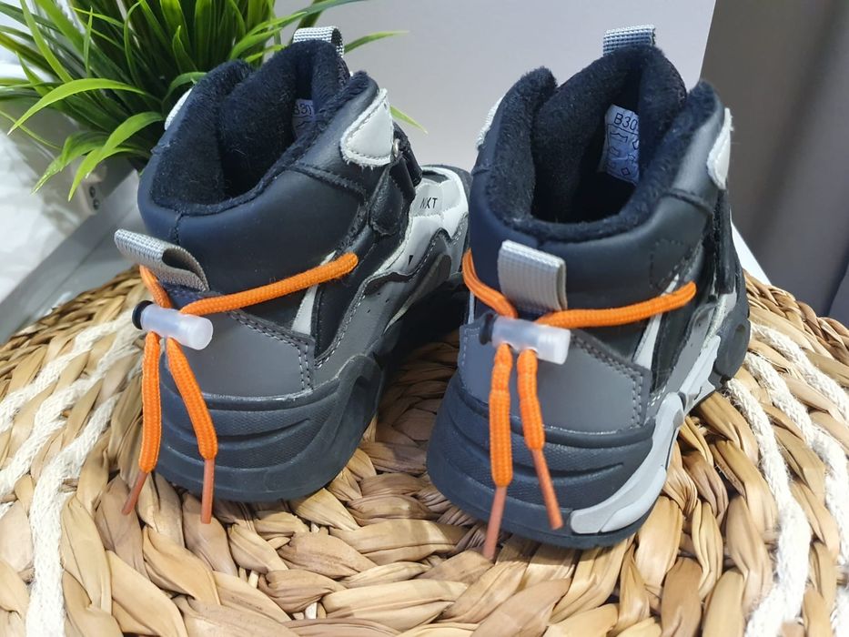 Теплі ботики, черевички демісезонні.  на хлопчика