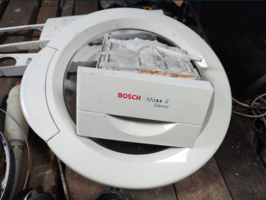 Części zamienne do pralki Bosch WFC 1667 MAXX 4 silence drzwi pasek