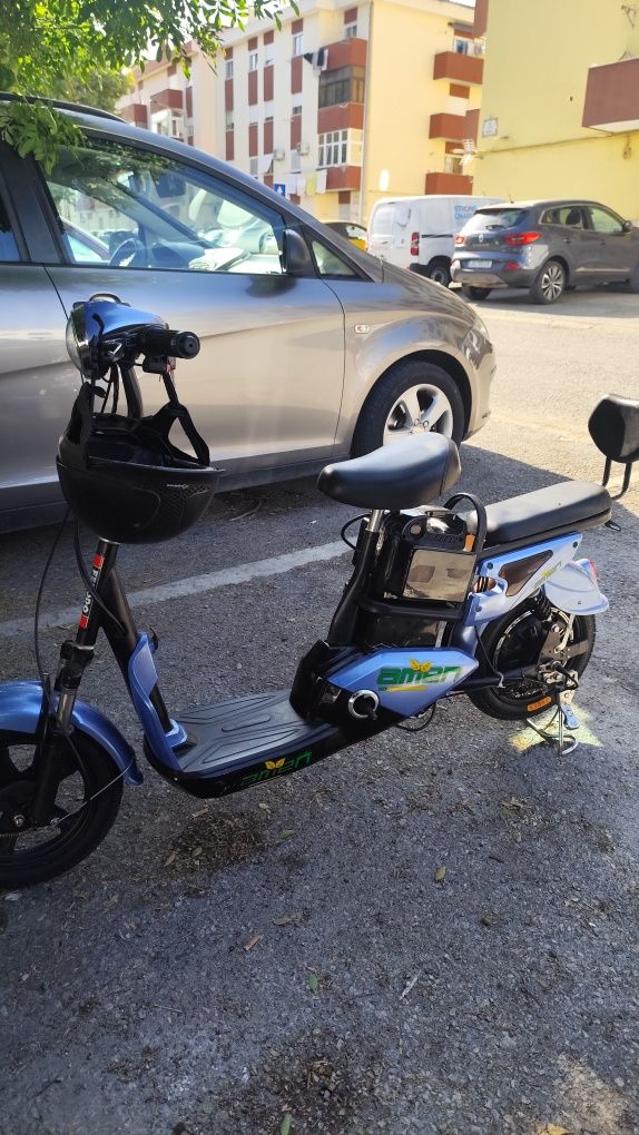 Scooter elétrica