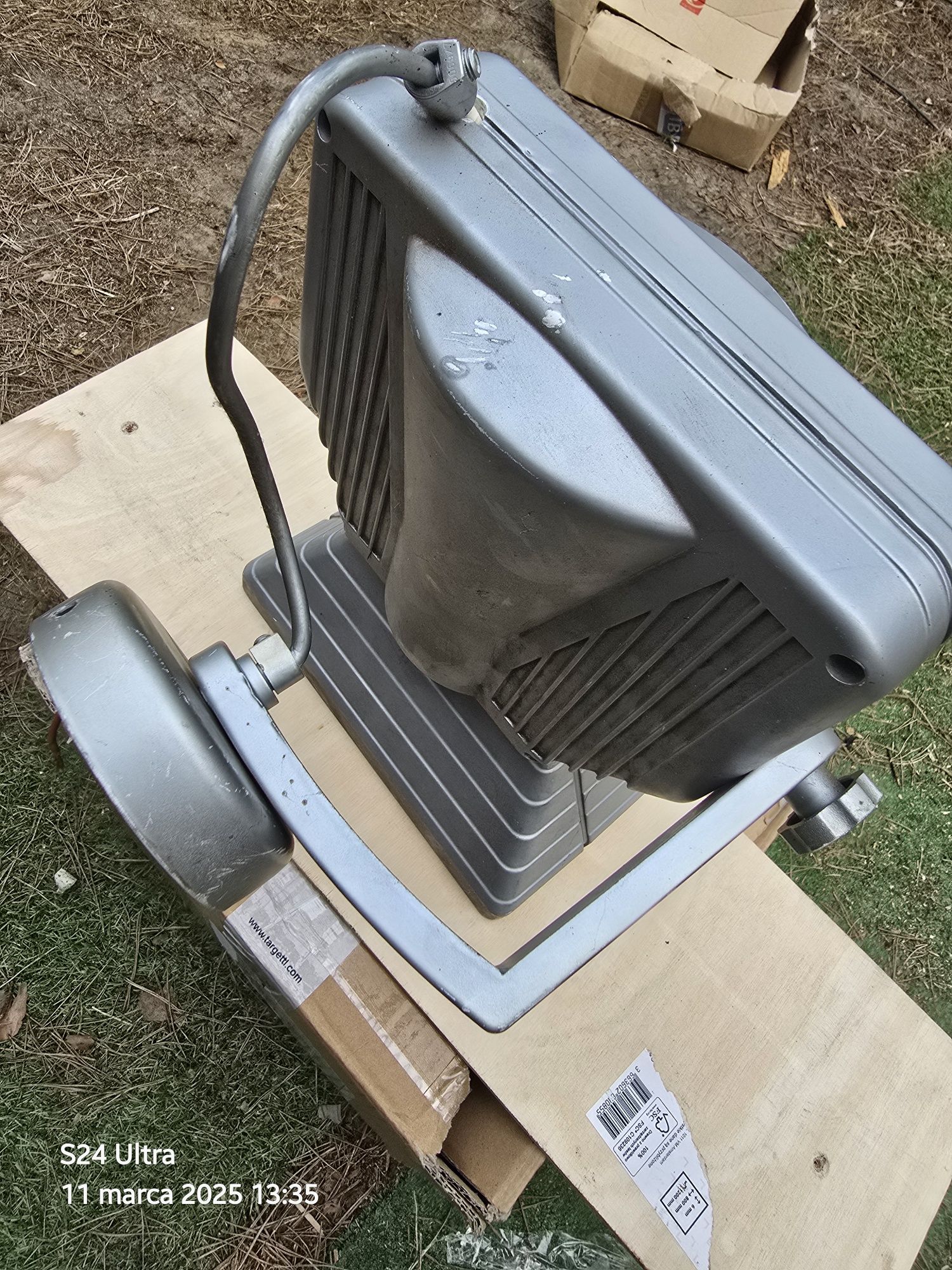 Lampa metahalogenowa