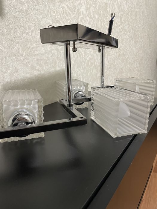 Люстра на 4 лампи