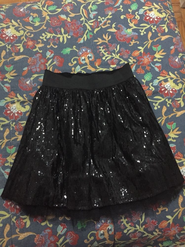 Vestido preto para festas de criança