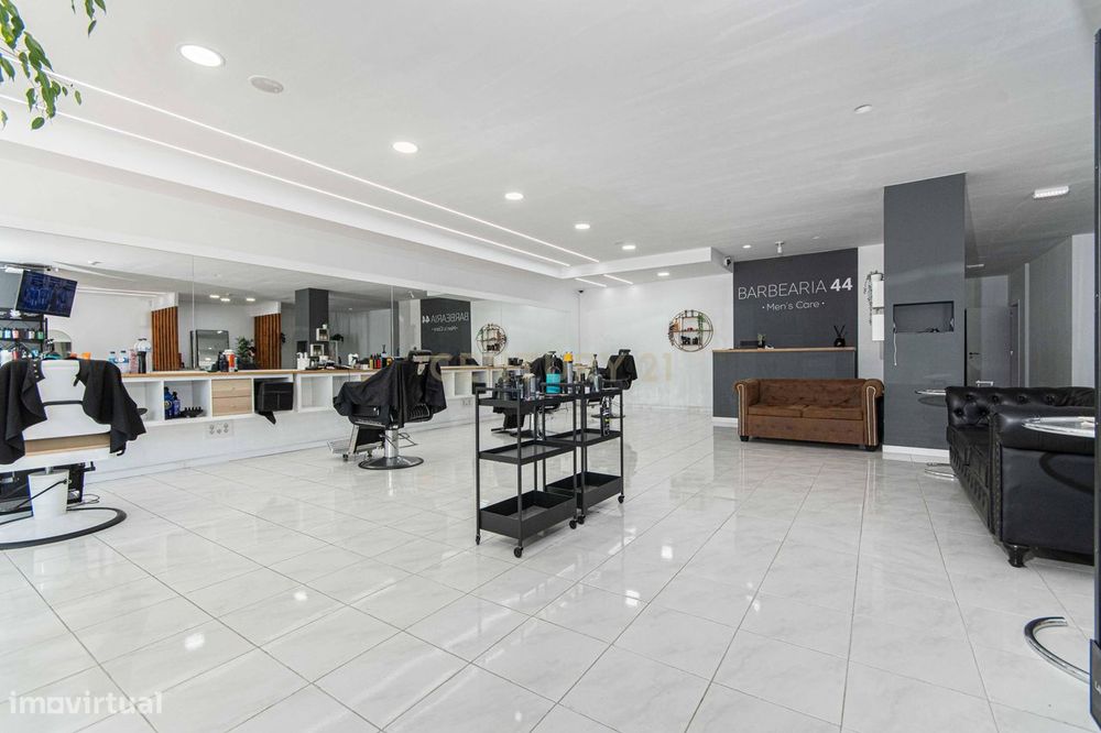 Trespasse de Barbearia de Excelência – Pronta a funcionar no Coração d